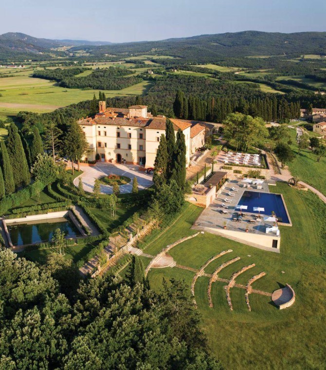 Discovering Italy's Luxurious Getaways: A Guide to Exquisite Stays